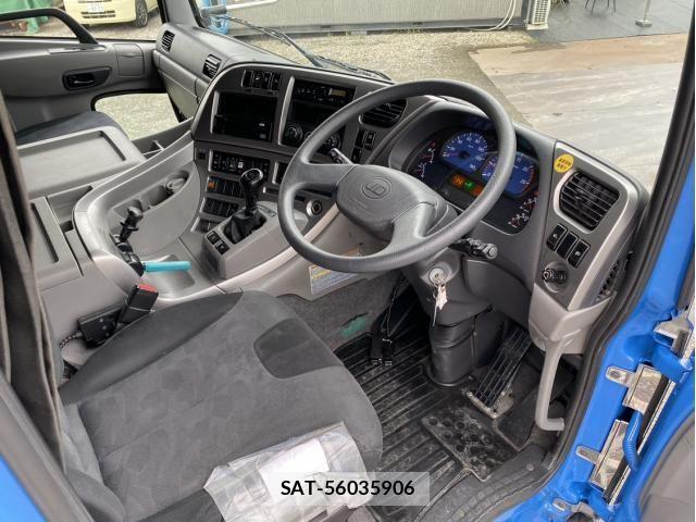 Nissan QUON 2017-03 7359449-21