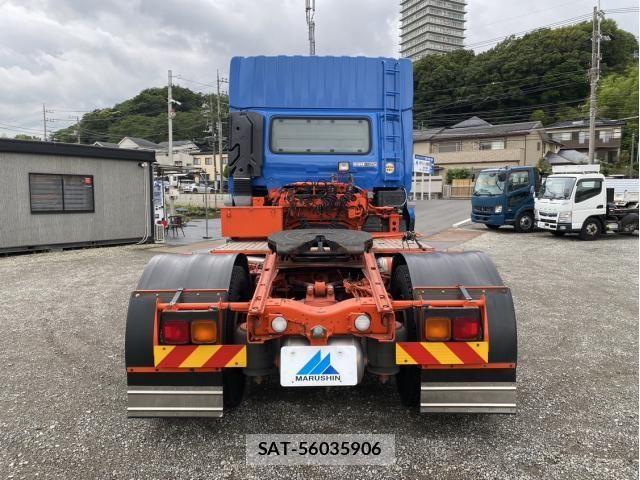 Nissan QUON 2017-03 7359449-6