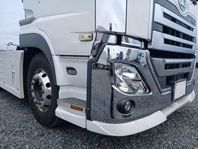 Nissan QUON 2019-09 7383927-9