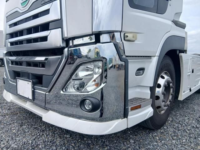 Nissan QUON 2019-09 7383927-12