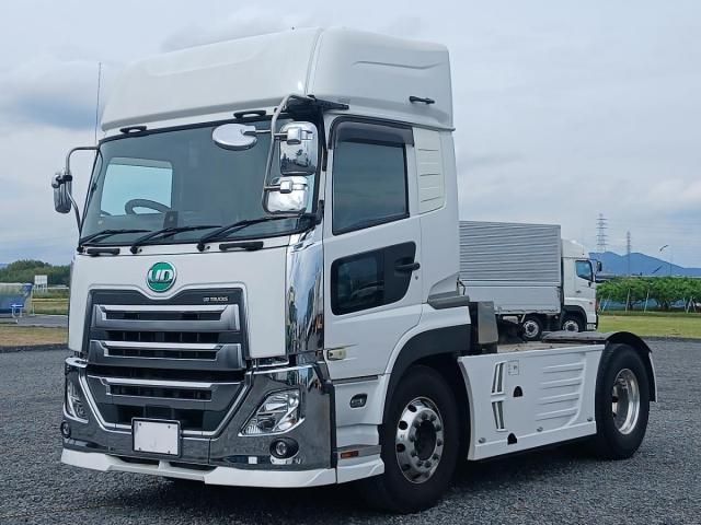 Nissan QUON 2019-09 7383927-1