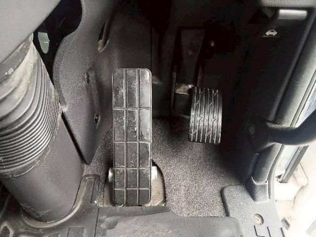 Nissan QUON 2019-09 7383927-20