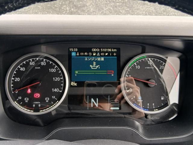 Nissan QUON 2019-09 7383927-21