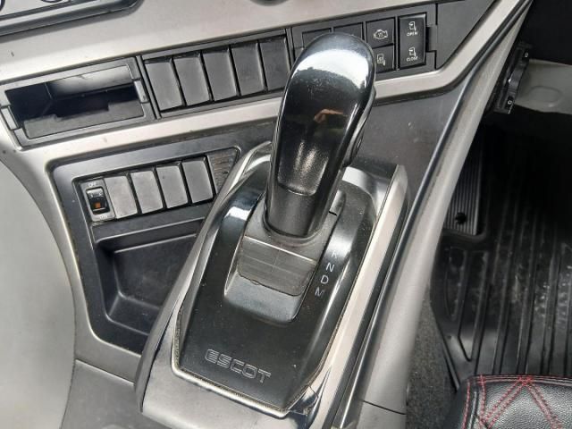 Nissan QUON 2019-09 7383927-25