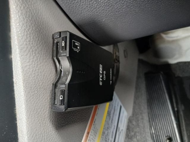 Nissan QUON 2019-09 7383927-26