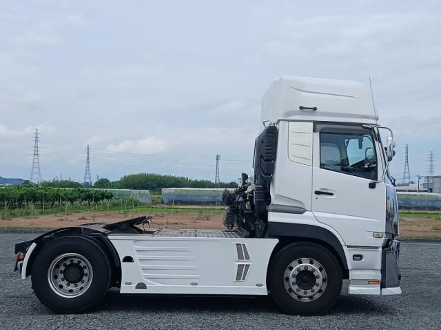 Nissan QUON 2019-09 7383927-4