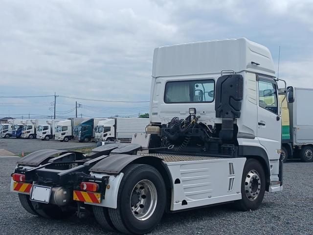 Nissan QUON 2019-09 7383927-5