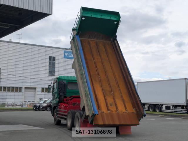 Nissan QUON 2013-08 7502424-18