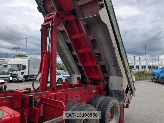 Nissan QUON 2013-08 7502424-20
