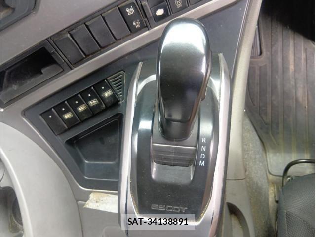 Nissan QUON 2018-06 7502418-27