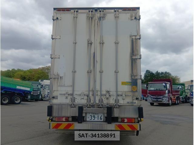 Nissan QUON 2018-06 7502418-3