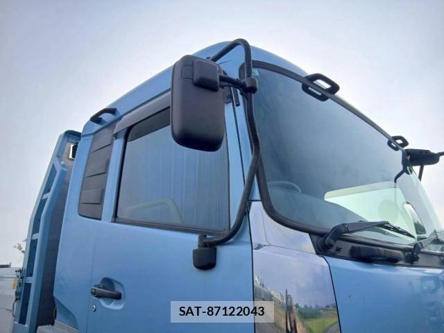Nissan QUON 2016-06 7509797-21