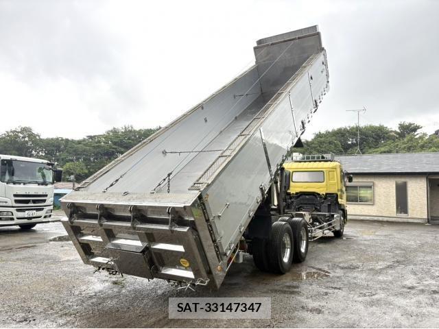 Nissan QUON 2016-12 7502423-11