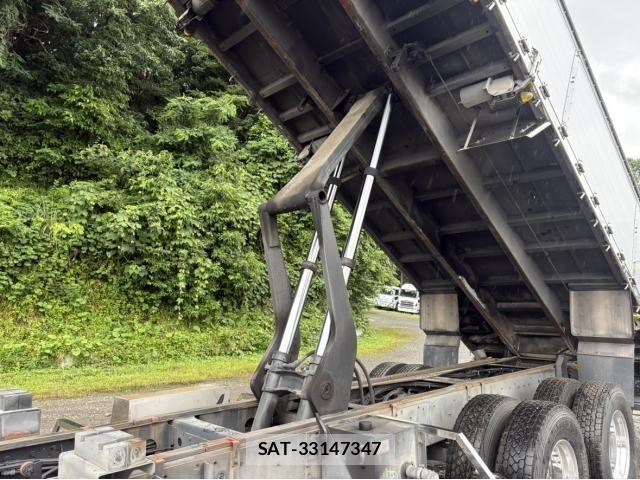 Nissan QUON 2016-12 7502423-12