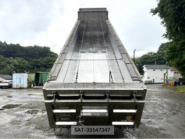 Nissan QUON 2016-12 7502423-17
