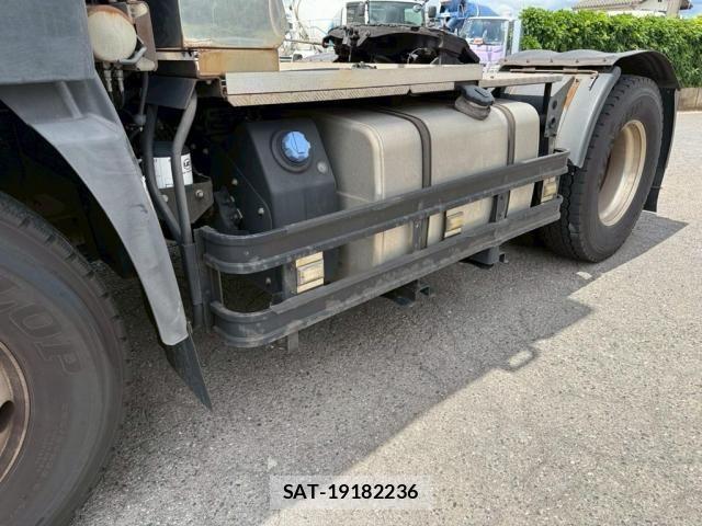 Nissan QUON 2019-10 7502422-9