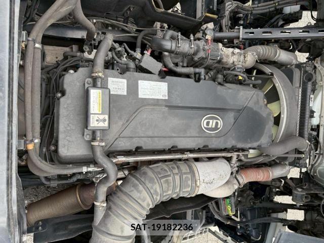 Nissan QUON 2019-10 7502422-11