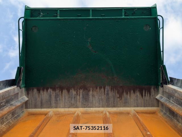 Nissan QUON 2013-09 7502426-13