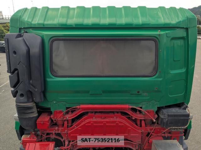 Nissan QUON 2013-09 7502426-20