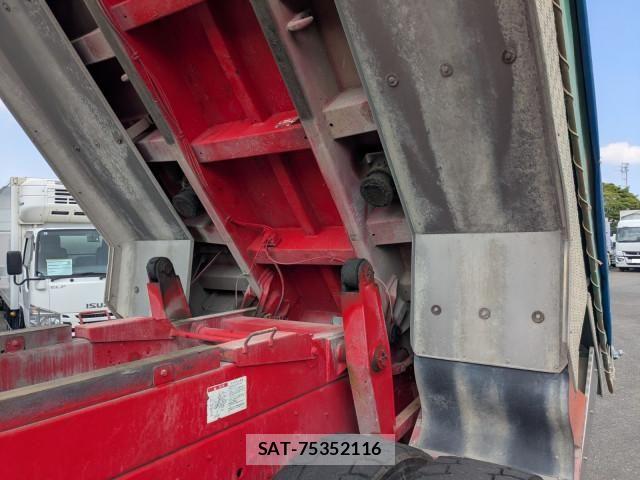 Nissan QUON 2013-09 7502426-21