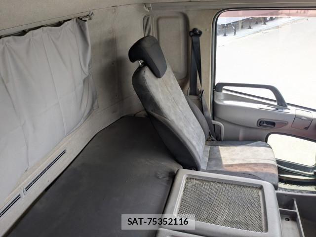 Nissan QUON 2013-09 7502426-26