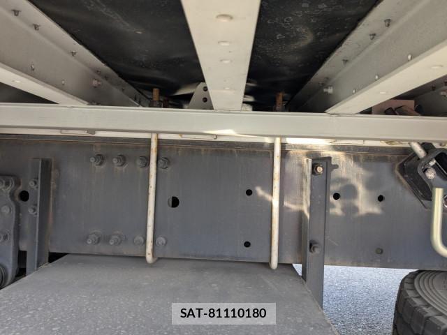 Nissan QUON 2024-09 7502419-9