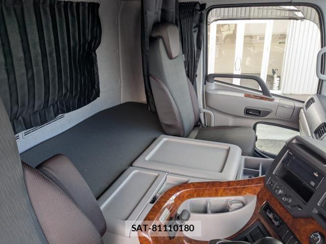 Nissan QUON 2024-09 7502419-27