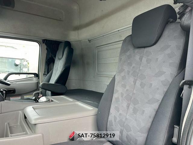 Nissan QUON 2017-07 7502425-21