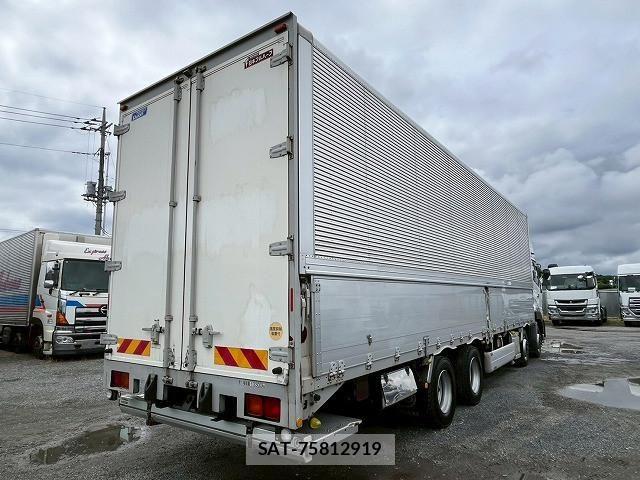 Nissan QUON 2017-07 7502425-5