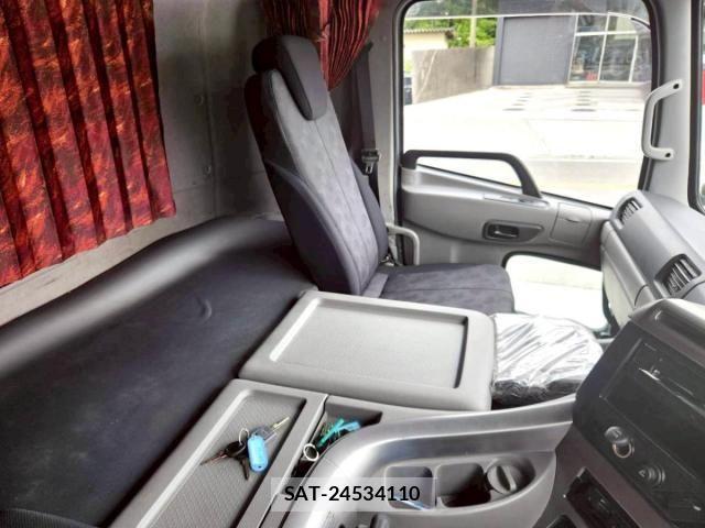 Nissan QUON 2019-09 7502416-15