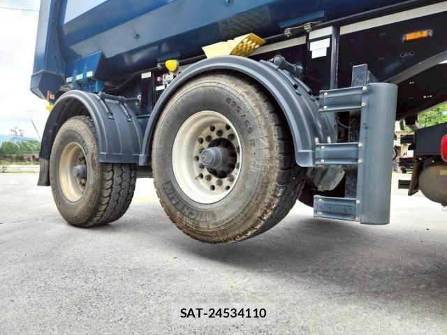 Nissan QUON 2019-09 7502416-4