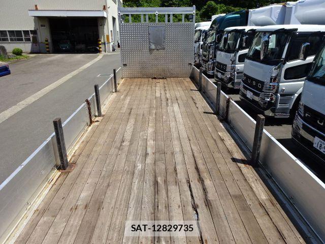 Nissan QUON 2019-07 7562694-12