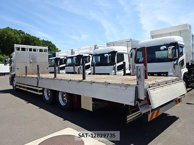 Nissan QUON 2019-07 7562694-18