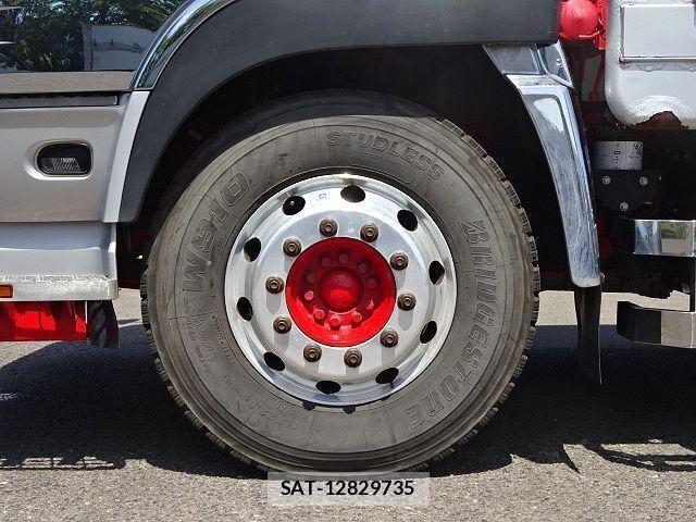 Nissan QUON 2019-07 7562694-19