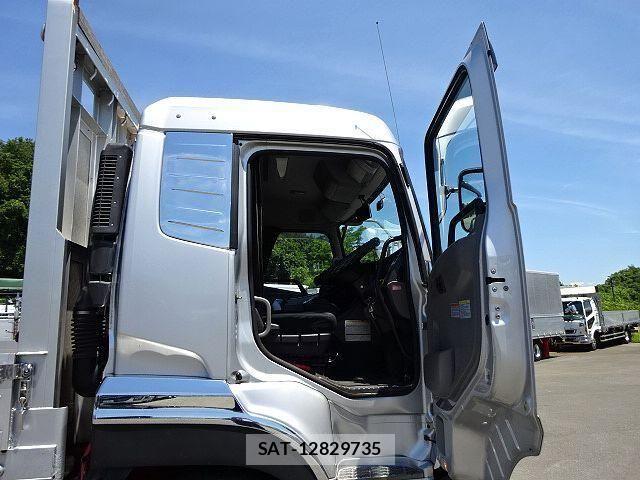 Nissan QUON 2019-07 7562694-24
