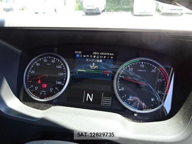 Nissan QUON 2019-07 7562694-27