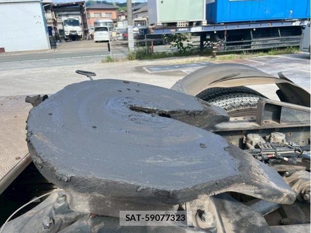 Nissan QUON 2015-01 7562695-14