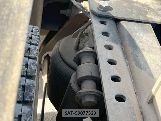 Nissan QUON 2015-01 7562695-20