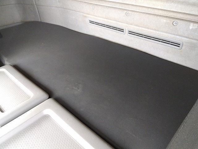 Nissan QUON 2017-09 7606944-13