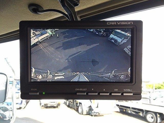 Nissan QUON 2017-09 7606944-14