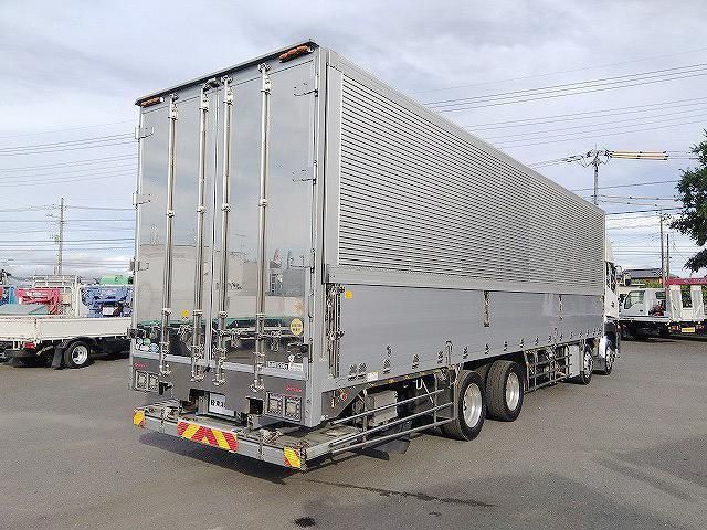 Nissan QUON 2017-09 7606944-2