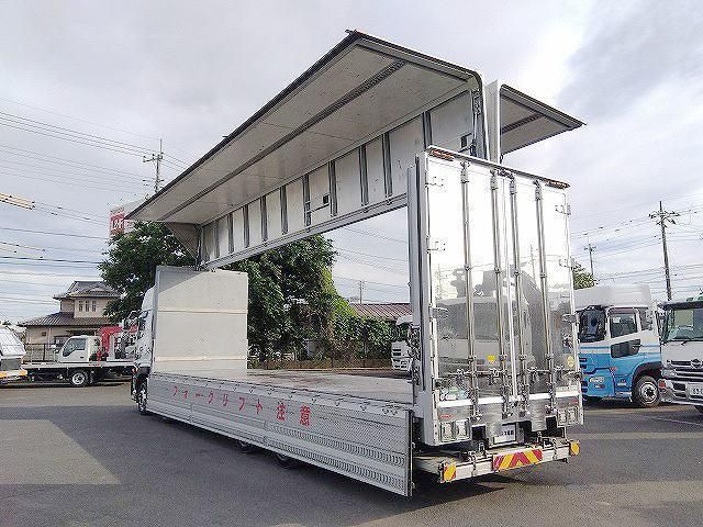 Nissan QUON 2017-09 7606944-5
