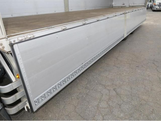 Nissan QUON 2020-06 7606940-11