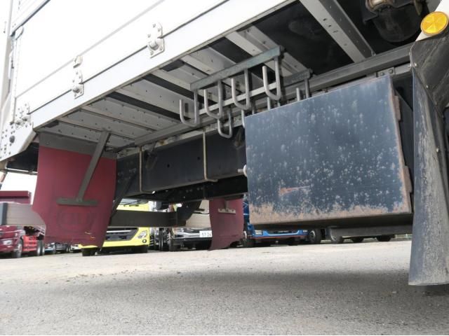 Nissan QUON 2020-06 7606940-17