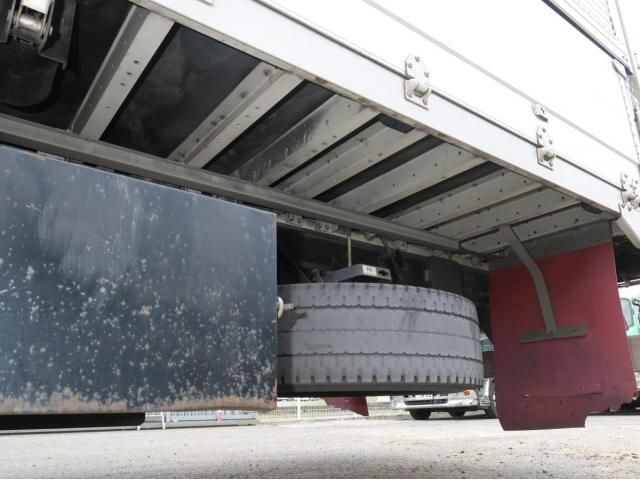 Nissan QUON 2020-06 7606940-18