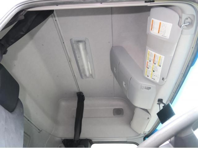 Nissan QUON 2020-06 7606940-26