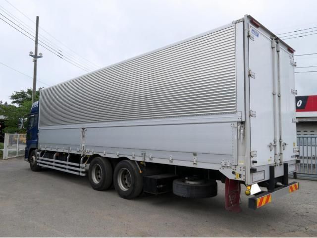 Nissan QUON 2020-06 7606940-2