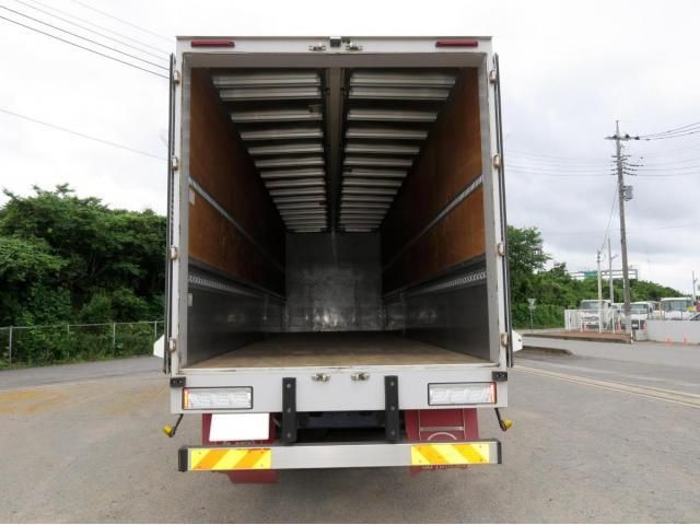 Nissan QUON 2020-06 7606940-5