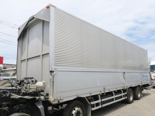 Nissan QUON 2020-09 7606937-14