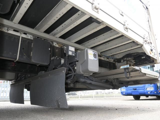 Nissan QUON 2020-09 7606937-18